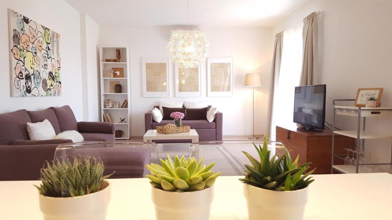 Skenza's Loft Near And Center *