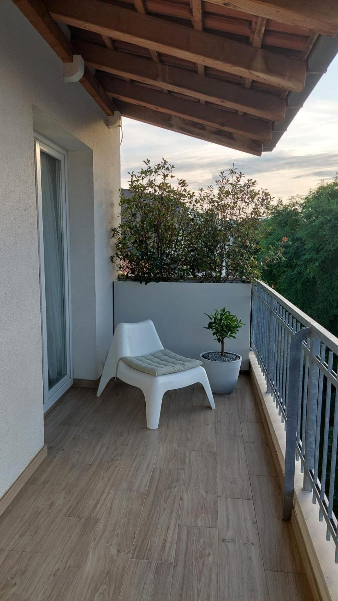 Apartment Skenza's Loft Near And Center *