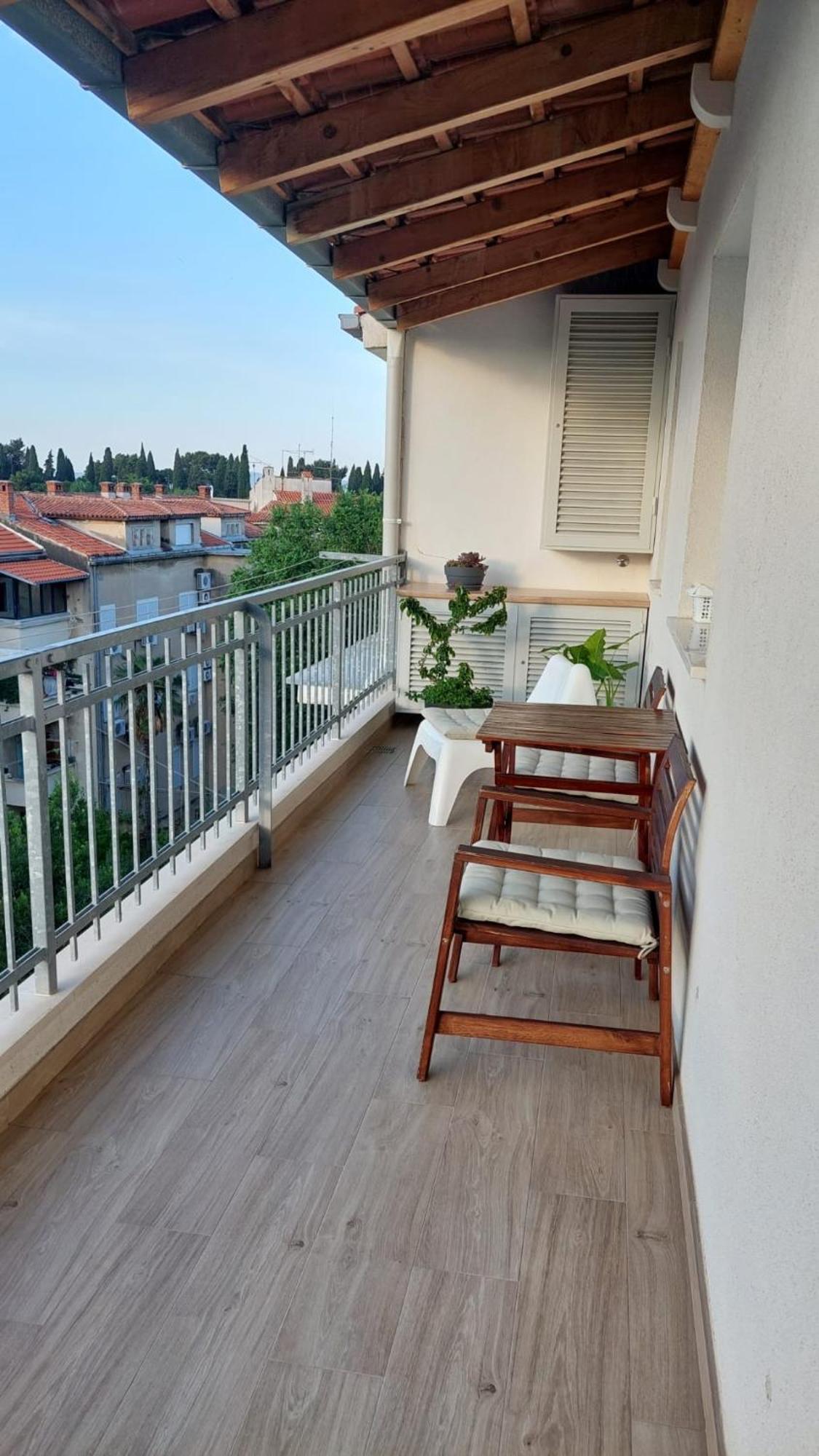 Skenza's Loft Near And Center Leilighet Split